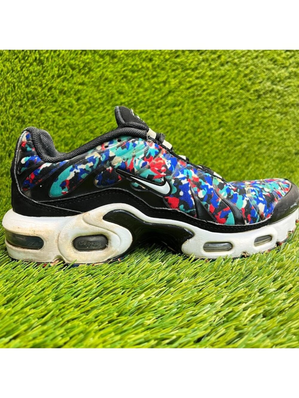 Nike Air Max Plus Boys Size 6Y Black White‎ Blue Athletic Walking Shoes Sneakers